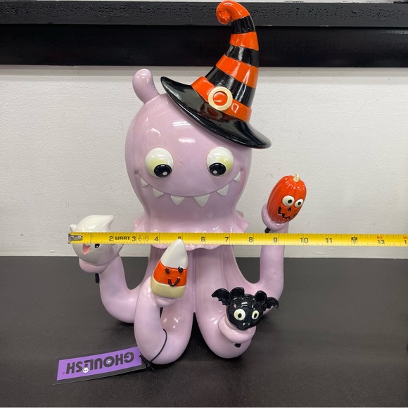 Viral Ghoulish Halloween Squid Octopus with Halloween Candy Figure - Picture 9 of 9